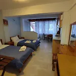 Villa Avra